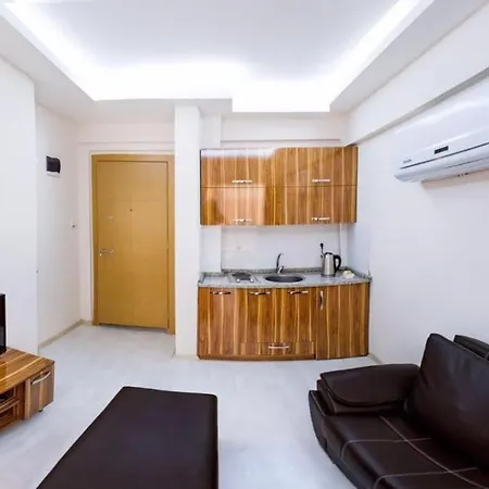 Ξενοδοχείο με διαμερίσματα Smyrna Homes & Suits